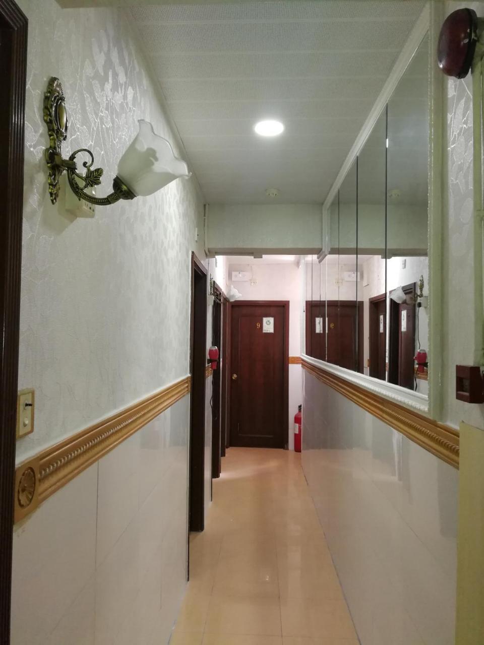 Lucky Comfort Inn Kaulung Kültér fotó